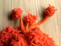 長さの違う3つの&ldquo;ポンポン&rdquo;がポイントの「もこもこバルーン帽子」