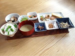 初登場！ご飯メニューの「TOMTE ベジセット」