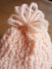 ベビーピンクの帽子