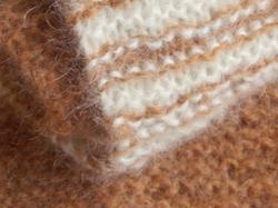 キッドモヘアのフワフワの風合いが魅力！