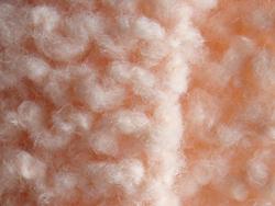 ベビーピンクのマフラー