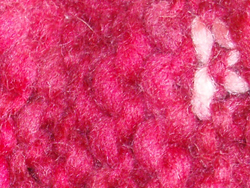 所々に見えるうすいピンク色が素敵なアクセントカラー